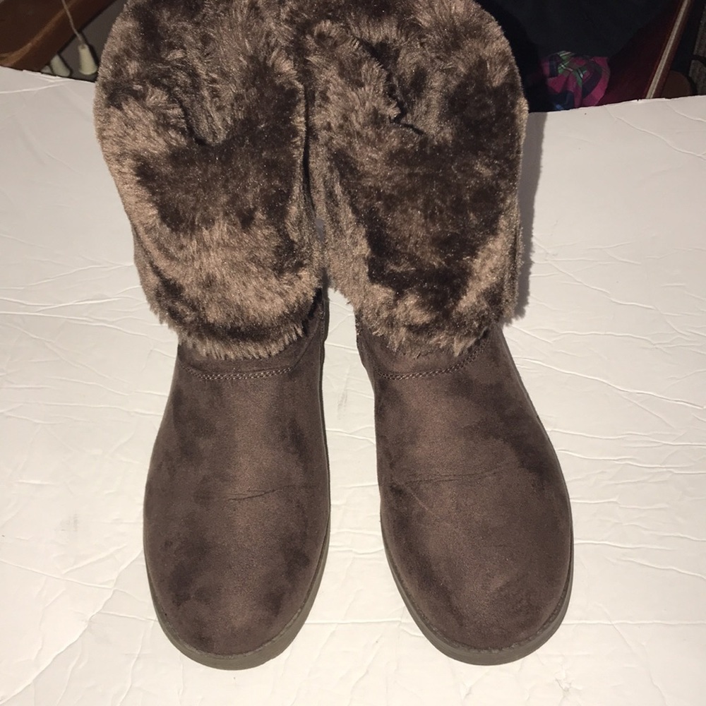 Girl’s Cat & Jack “Suede” Fur Boots